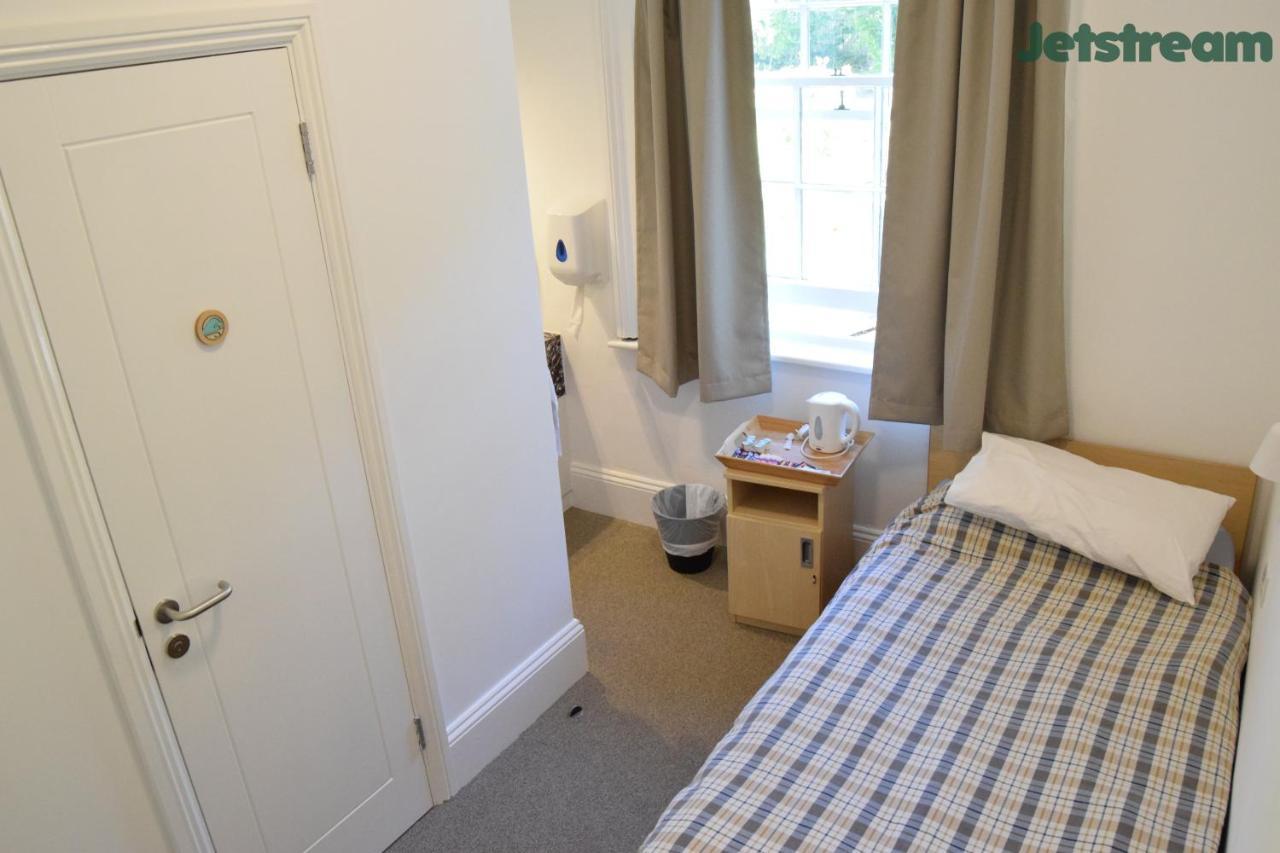 Fsc Juniper Hall Hostel Mickleham Kültér fotó