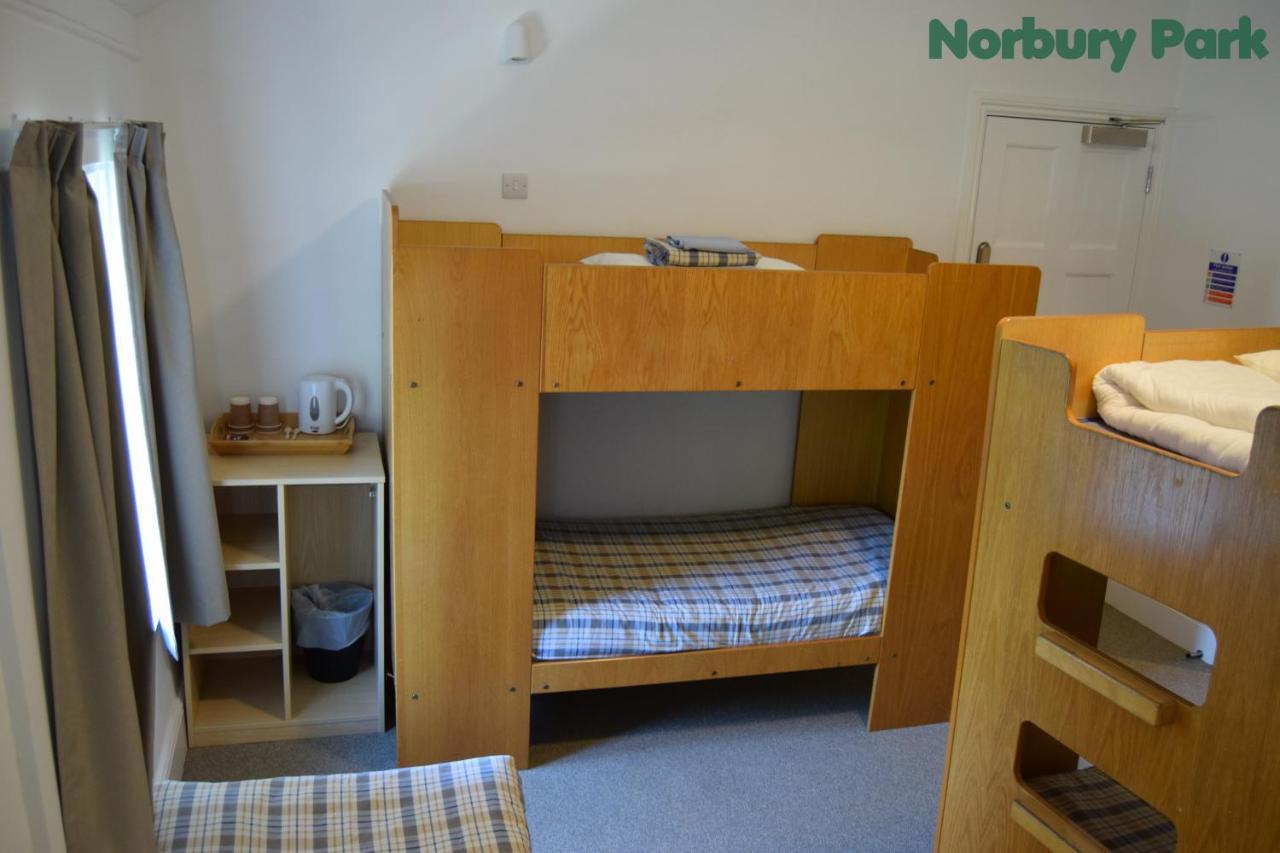 Fsc Juniper Hall Hostel Mickleham Kültér fotó