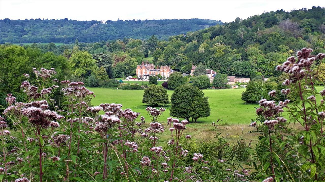 Fsc Juniper Hall Hostel Mickleham Kültér fotó