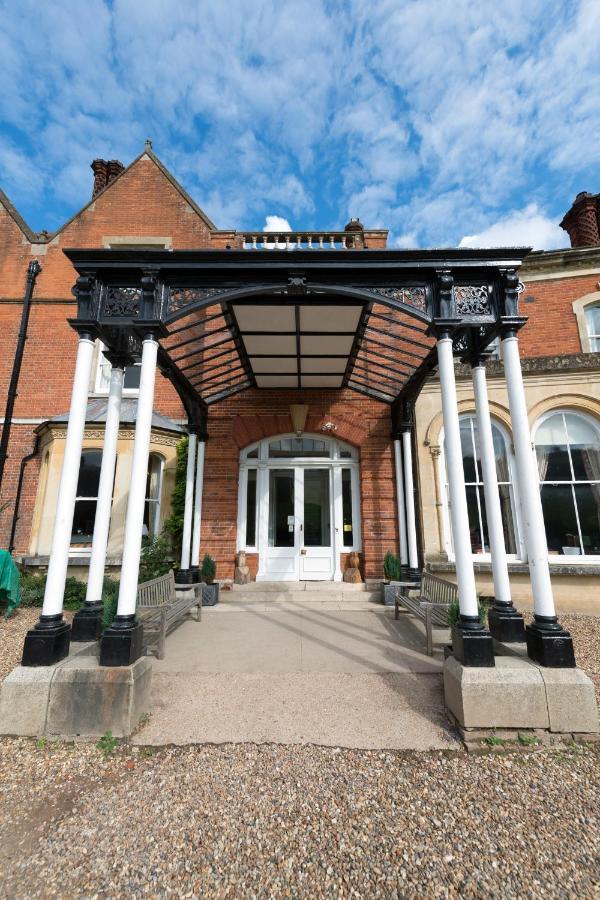 Fsc Juniper Hall Hostel Mickleham Kültér fotó